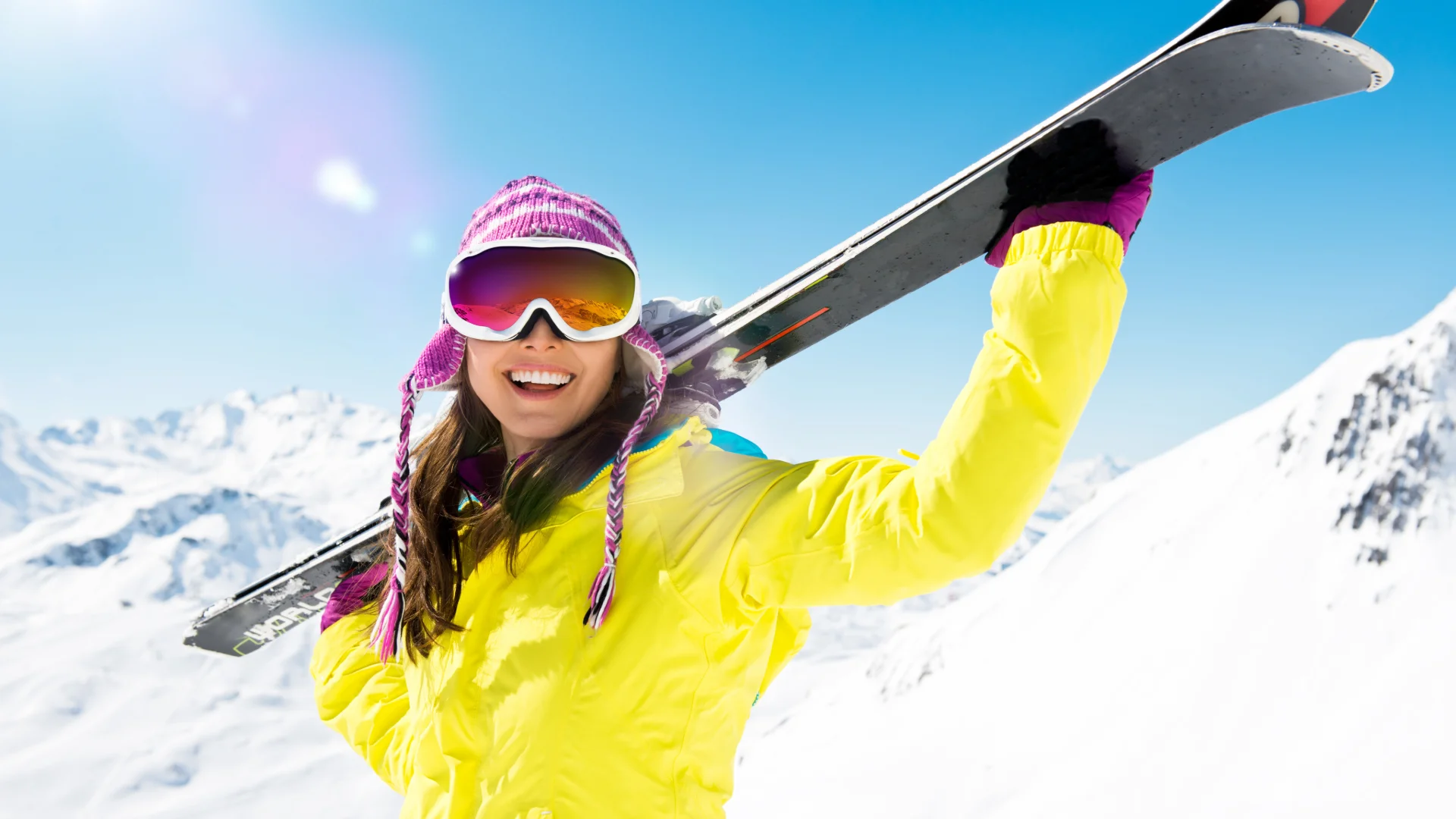 Ejercicios de prevención y fisioterapia para lesiones de rodilla al esquiar en Sierra Nevada en clínica de Miguel Peña en Granada